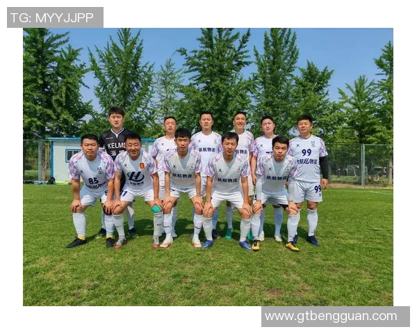 9月22日足球明星齐聚一堂展现精彩比赛与球场魅力