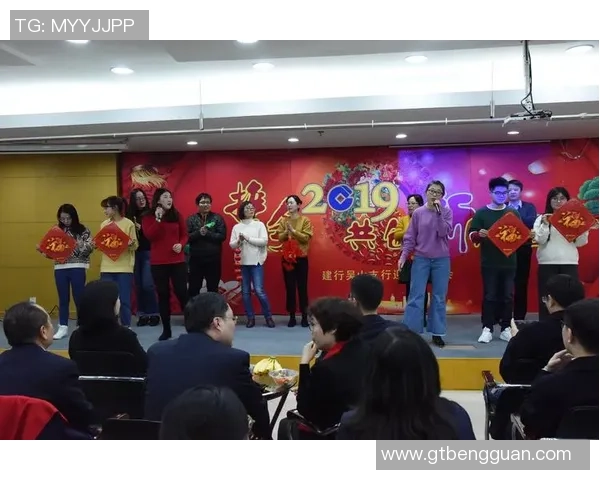 丹麦足球明星兄弟情深携手共创辉煌未来