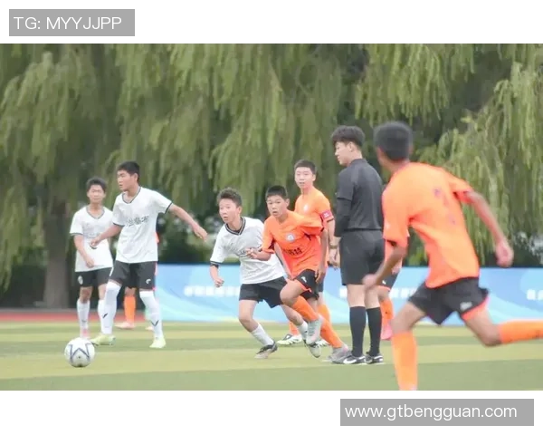 足球俱乐部志:探索足球文化与团队精神的传承与发展之路 足球俱乐部志:探索足球文化与团队精神的传承与发展之路