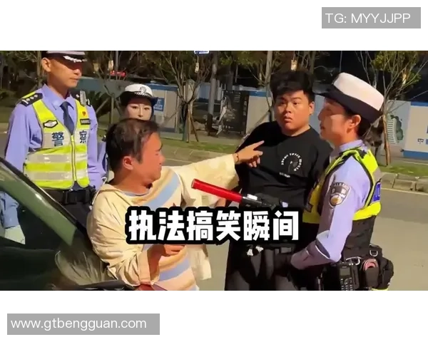 葛优踢足球的幽默瞬间揭示了生活中的乐趣与坚持的真谛